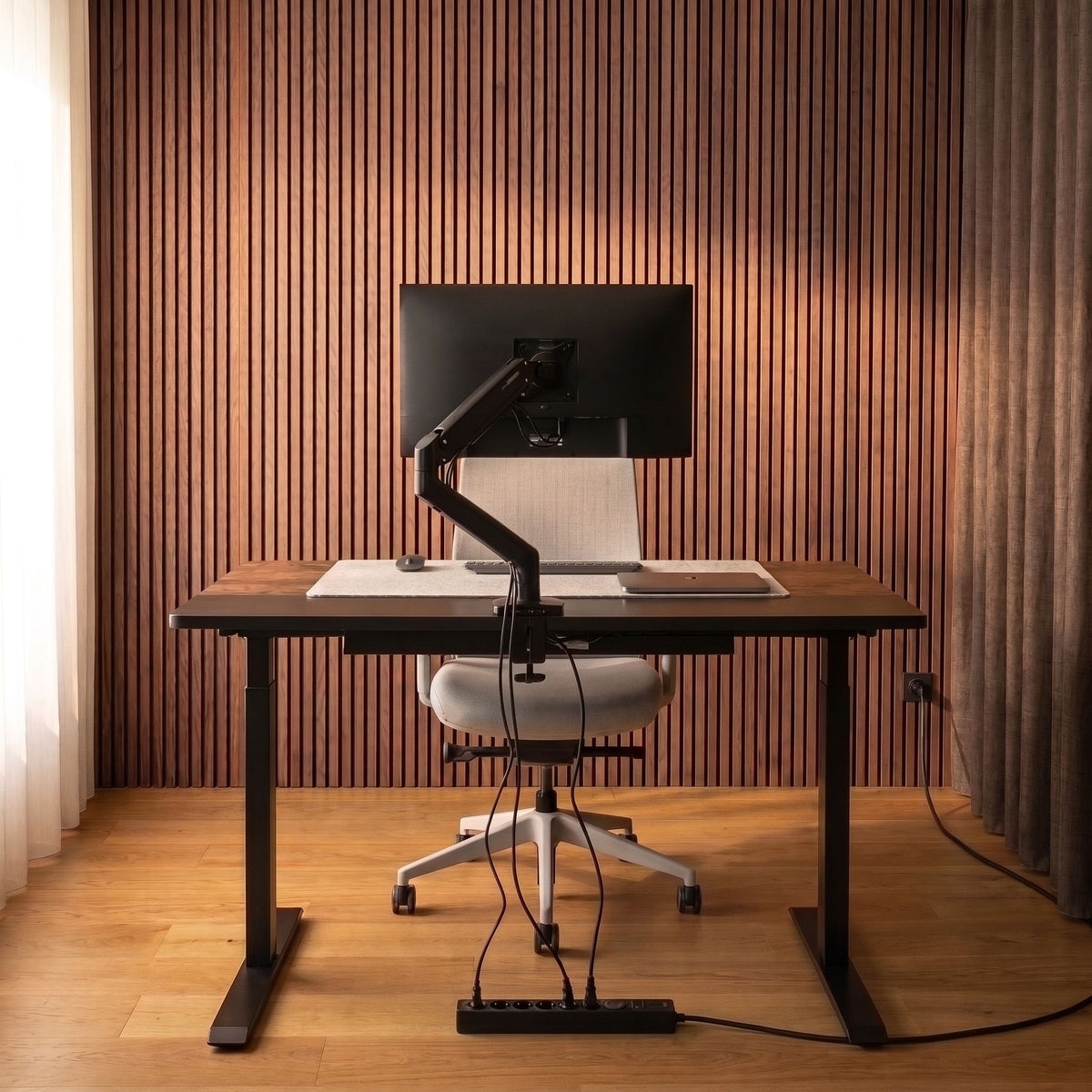 Rack Câble Bureau Latéral Style Perforée